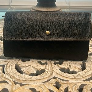 Same ~ Louis Vuitton Vintage Monogram Sarah Wallet - 100% Authentic